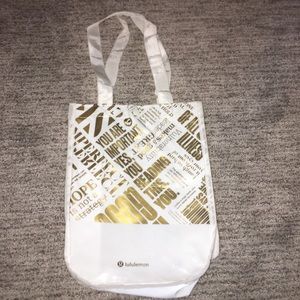 Lululemon reusable bag!